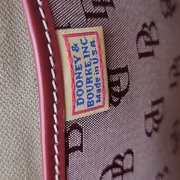 DOONEY & BOURKE VTG Cabriolet Red Monogram Print Canvas Flap Messager Saddle Bag - Picture 7 of 16